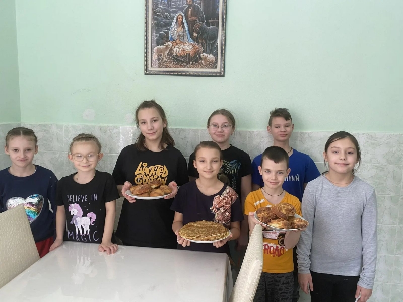 Печём блины на масленицу