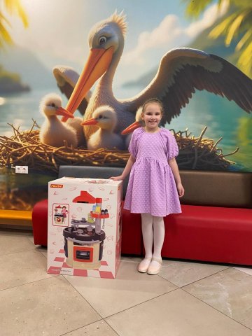 Веселый День Рождения в Социальном центре "Надежда": воспитаннице Катюше исполнилось 9 лет