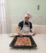 Веселый День Рождения в Социальном центре "Надежда": воспитаннице Катюше исполнилось 9 лет