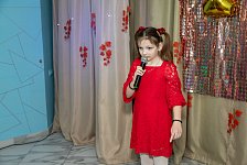 Социальному центру "Надежда" 14 лет