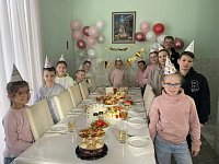 Ангелине исполнилось 9 лет