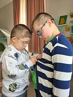 Учимся одеваться: важный шаг к социализации и самостоятельности