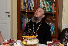 Социальному центру "Надежда" 14 лет