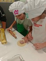 Чебуречные чудеса от юных кулинаров социального  центра «Надежда"