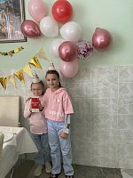 Ангелине исполнилось 9 лет