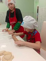 Чебуречные чудеса от юных кулинаров социального  центра «Надежда"