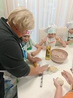 Чебуречные чудеса от юных кулинаров социального  центра «Надежда"