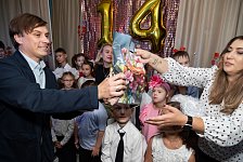 Социальному центру "Надежда" 14 лет