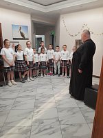 Беседа со священником в социальном центре