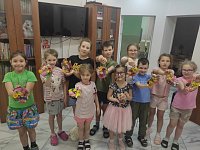Мастер-класс по изготовлению икебаны в японском стиле в социальном центре «Надежда»