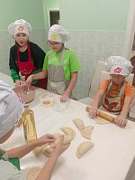 Чебуречные чудеса от юных кулинаров социального  центра «Надежда"