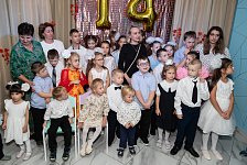 Социальному центру "Надежда" 14 лет