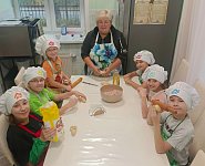 Чебуречные чудеса от юных кулинаров социального  центра «Надежда"